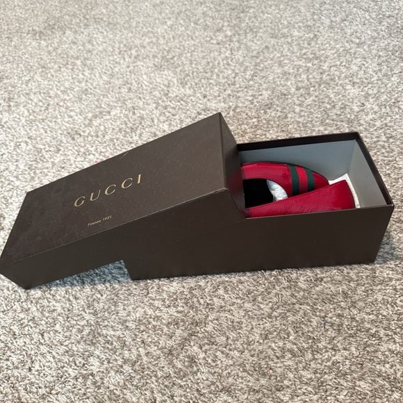 Gucci Red Women's Flats with Red and Black Stripes - Picture 7 of 7